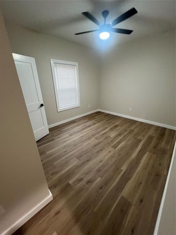 5325 Kenilwood Drive AB, Houston, TX 77033