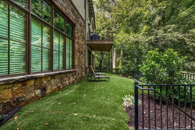 4584 Meadow Valley Drive, Sandy Springs, GA 30342