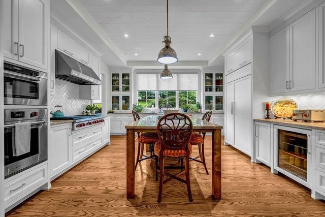 4584 Meadow Valley Drive, Sandy Springs, GA 30342