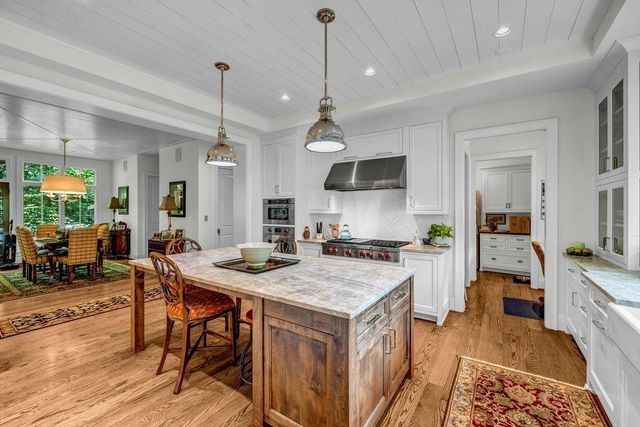 4584 Meadow Valley Drive, Sandy Springs, GA 30342