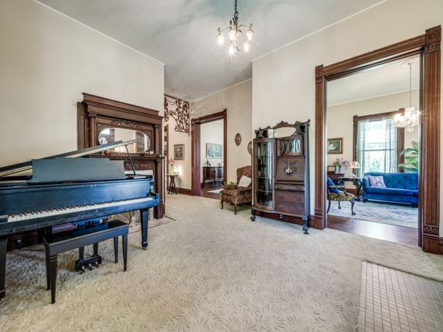 306 E Tarrant Street, Bowie, TX 76230