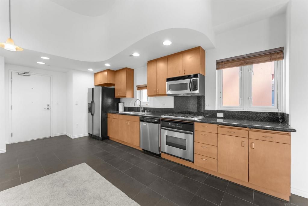 550 15th Street 801, San Diego, CA 92101 — photo 2
