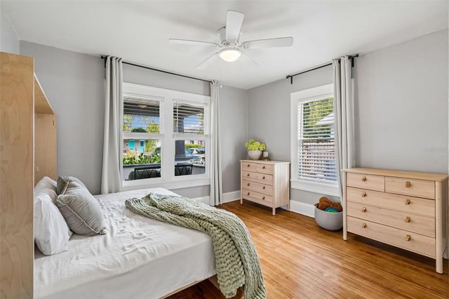1011 14TH STREET N, St Petersburg, FL 33705