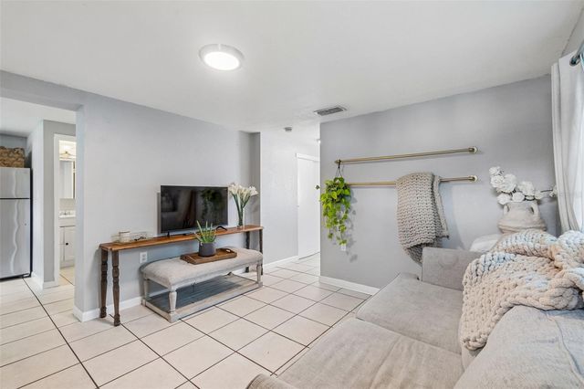 1011 14TH STREET N, St Petersburg, FL 33705