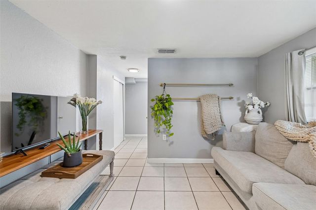 1011 14TH STREET N, St Petersburg, FL 33705