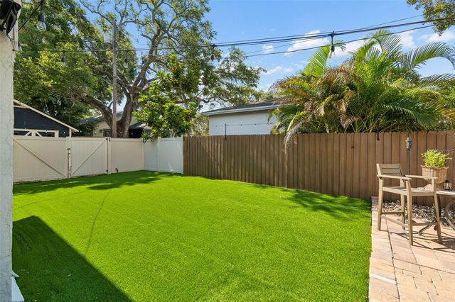 1011 14TH STREET N, St Petersburg, FL 33705