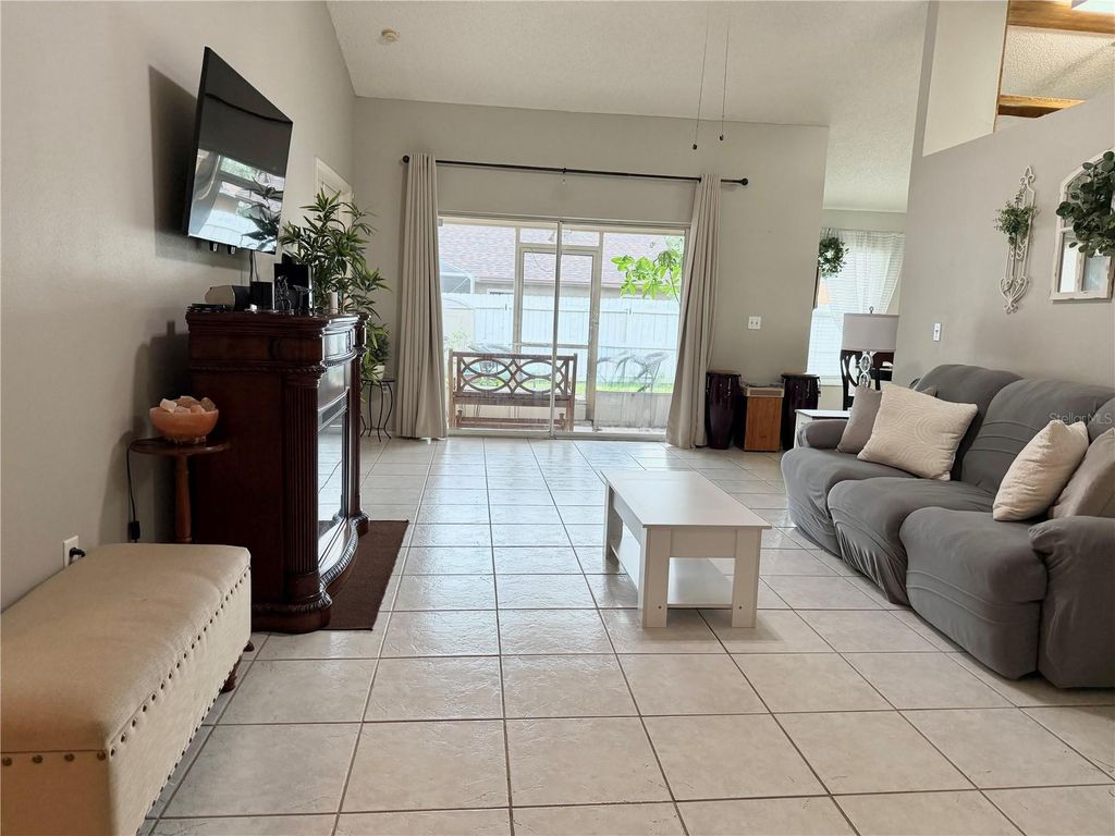 908 45TH STREET E, BRADENTON, FL 34208 — photo 2
