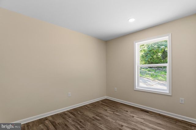 292 DAWN LN, Harpers Ferry, WV 25425
