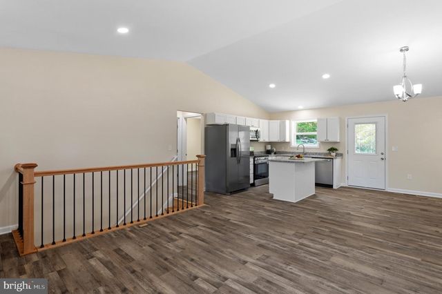 292 DAWN LN, Harpers Ferry, WV 25425