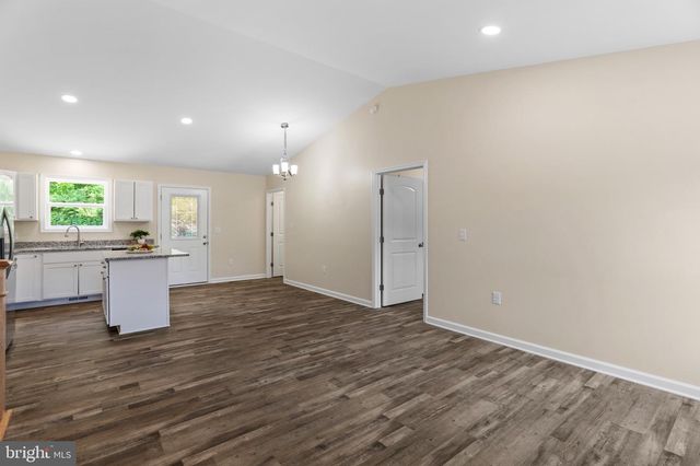 292 DAWN LN, Harpers Ferry, WV 25425