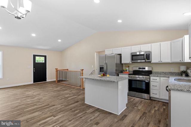 292 DAWN LN, Harpers Ferry, WV 25425