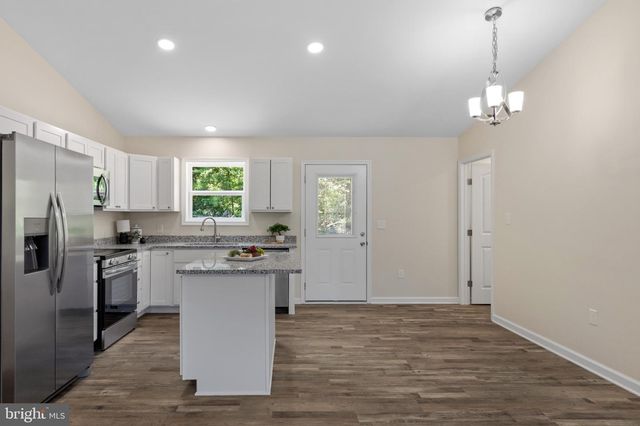 292 DAWN LN, Harpers Ferry, WV 25425