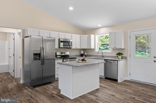 292 DAWN LN, Harpers Ferry, WV 25425