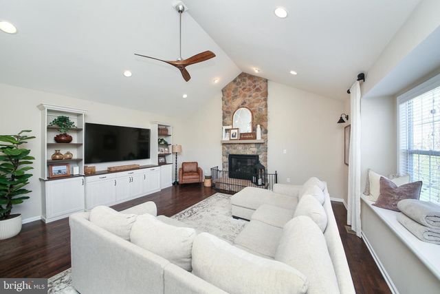 1101 BERTHAS WAY, Perkasie, PA 18944