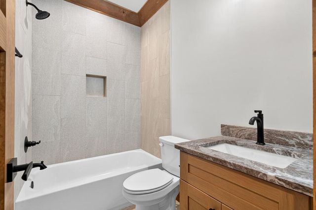 116 Reindeer Lane, Talking Rock, GA 30175