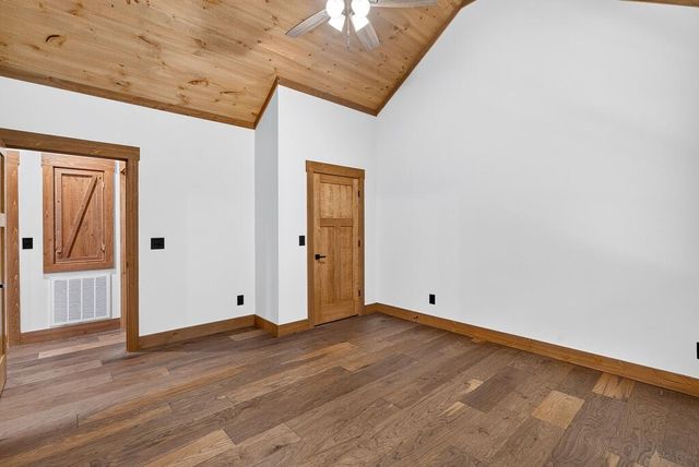116 Reindeer Lane, Talking Rock, GA 30175