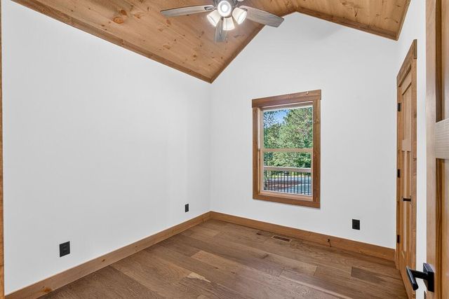 116 Reindeer Lane, Talking Rock, GA 30175