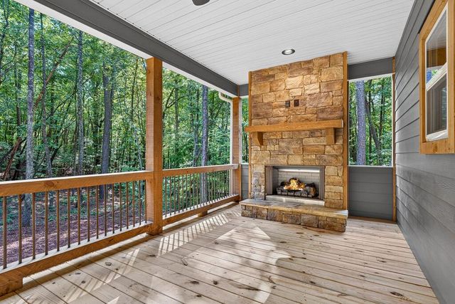 116 Reindeer Lane, Talking Rock, GA 30175