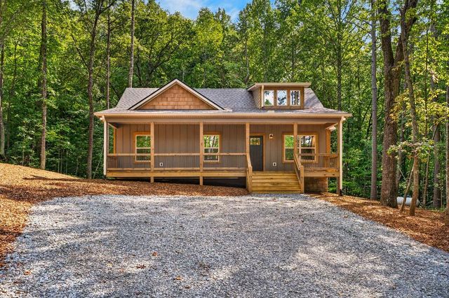 116 Reindeer Lane, Talking Rock, GA 30175