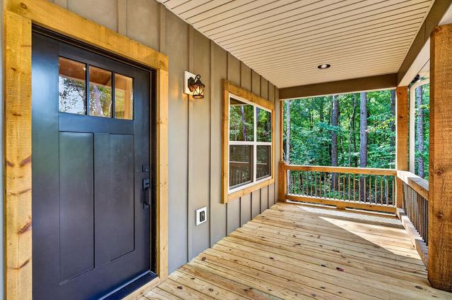 116 Reindeer Lane, Talking Rock, GA 30175