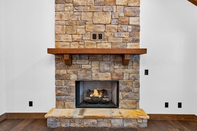 116 Reindeer Lane, Talking Rock, GA 30175