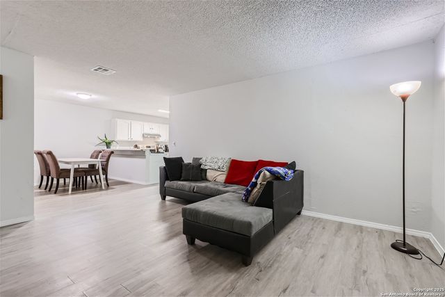 6829 Oldham, San Antonio, TX 78239