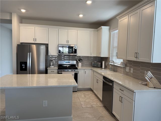 17442 Caravita LN, Fort Myers, FL 33913