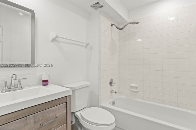 7925 Fairview Dr 105, Tamarac, FL 33321