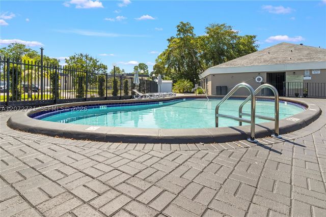 7925 Fairview Dr 105, Tamarac, FL 33321