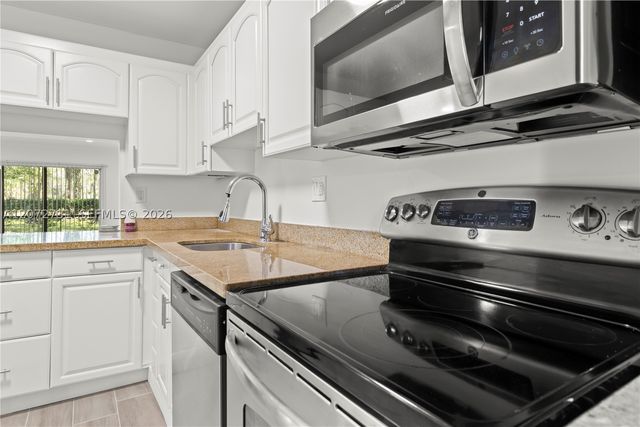 7925 Fairview Dr 105, Tamarac, FL 33321