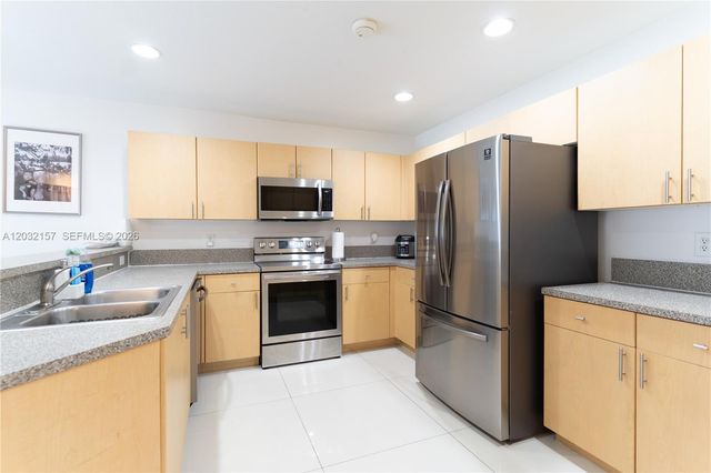 7907 N Silverado Cir, Davie, FL 33024