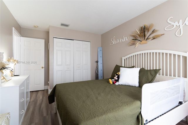 7907 N Silverado Cir, Davie, FL 33024
