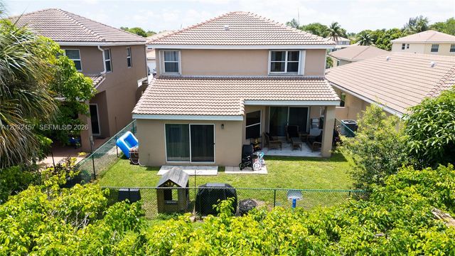 7907 N Silverado Cir, Davie, FL 33024