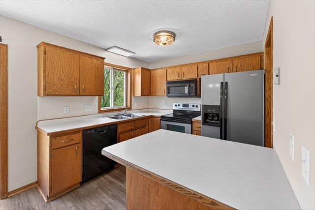 33067 Nueman Trail, Lindstrom, MN 55045