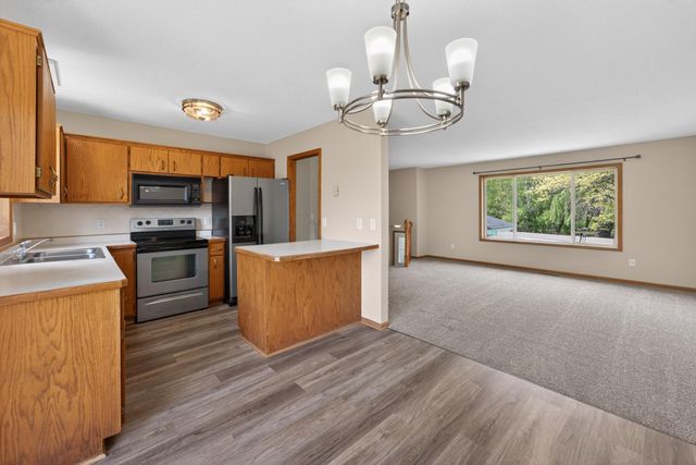 33067 Nueman Trail, Lindstrom, MN 55045