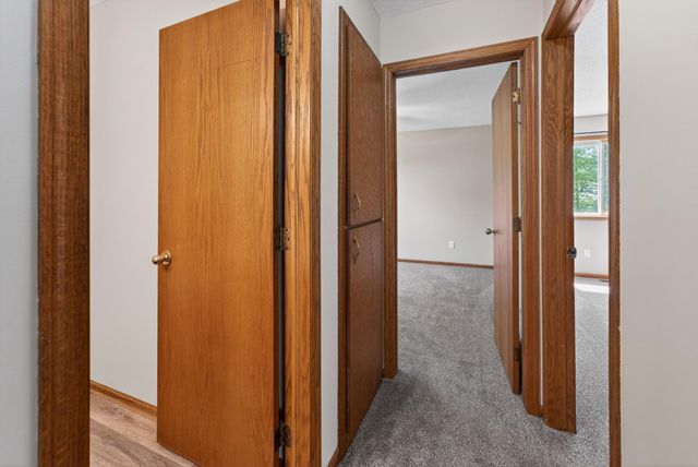 33067 Nueman Trail, Lindstrom, MN 55045