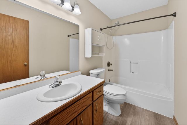 33067 Nueman Trail, Lindstrom, MN 55045