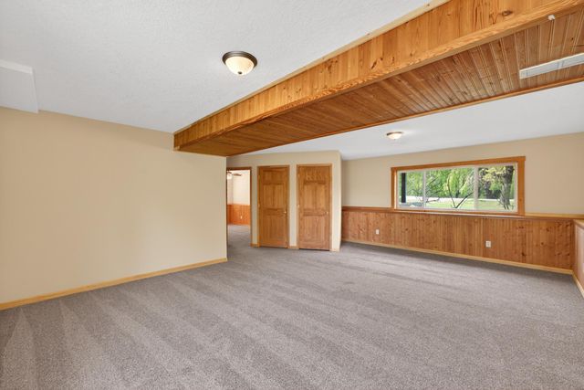 33067 Nueman Trail, Lindstrom, MN 55045