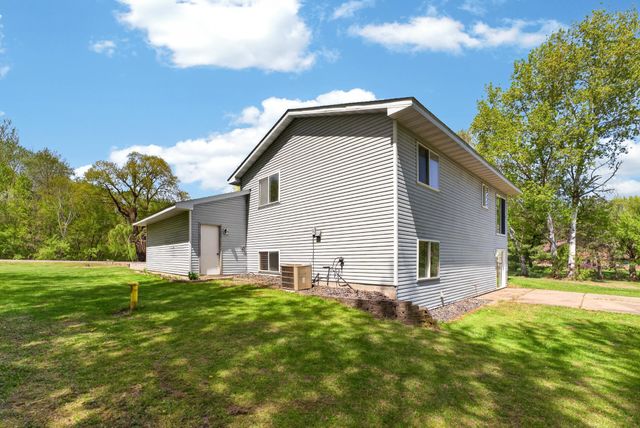 33067 Nueman Trail, Lindstrom, MN 55045