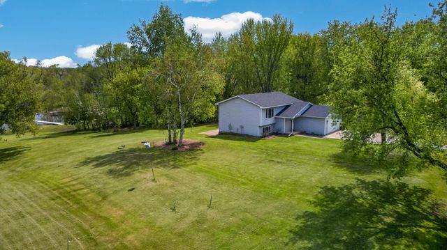 33067 Nueman Trail, Lindstrom, MN 55045