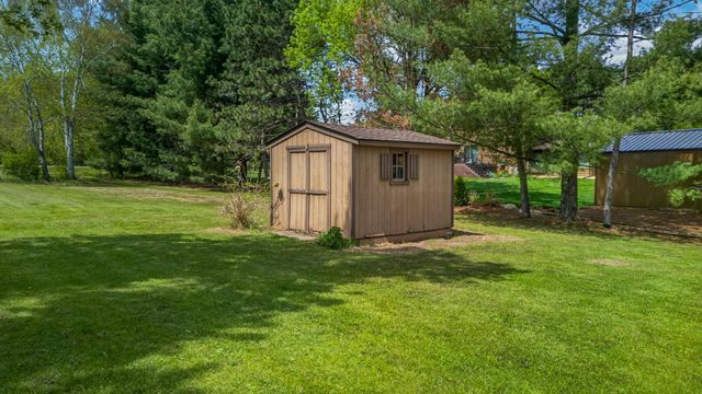 33067 Nueman Trail, Lindstrom, MN 55045