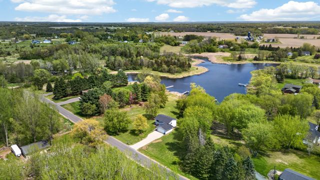33067 Nueman Trail, Lindstrom, MN 55045