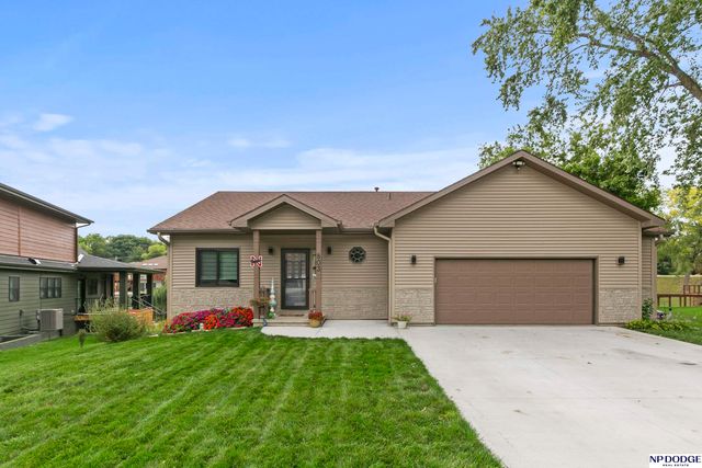 803 Otter Court, Plattsmouth, NE 68048