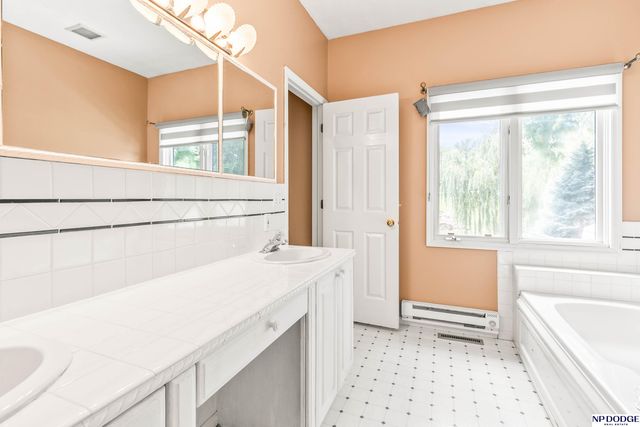 803 Otter Court, Plattsmouth, NE 68048