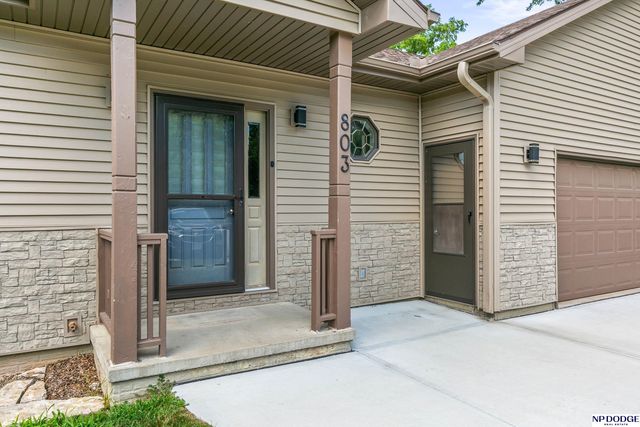 803 Otter Court, Plattsmouth, NE 68048