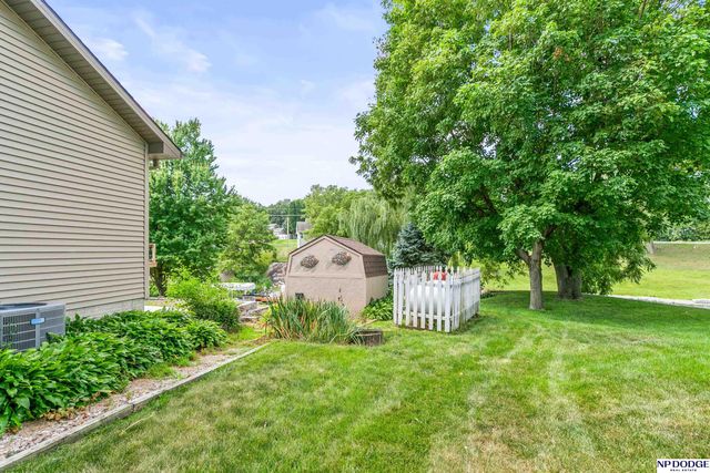 803 Otter Court, Plattsmouth, NE 68048