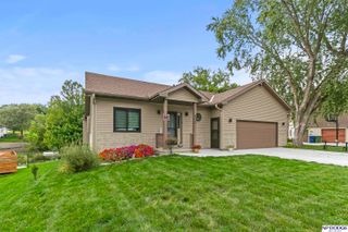 803 Otter Court, Plattsmouth, NE 68048