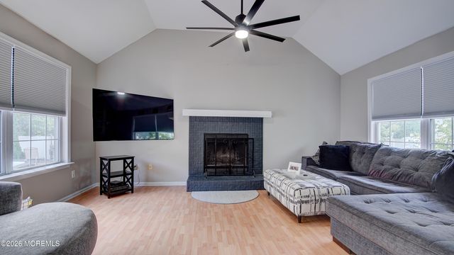 2 Christina Court, Jackson, NJ 08527