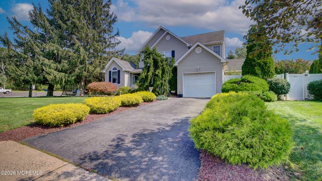 2 Christina Court, Jackson, NJ 08527