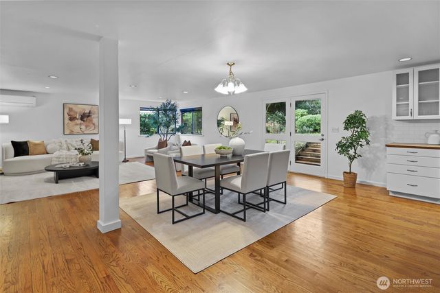 12121 NE 66th Street, Kirkland, WA 98033